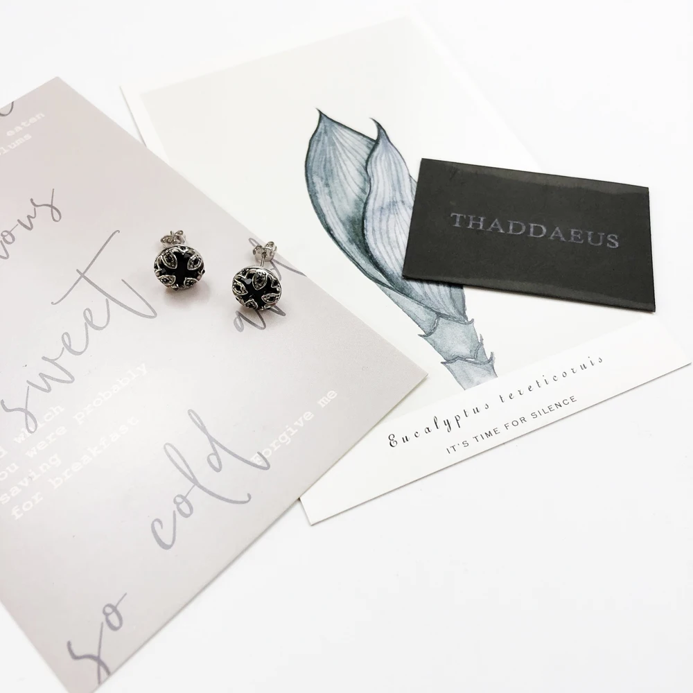 Серьги гвоздики в виде цветка лотоса черные европейском стиле модные хорошие