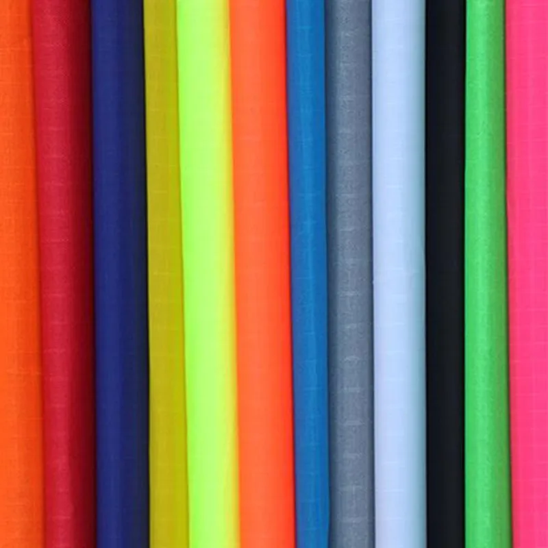 

Бесплатная доставка, Высококачественная нейлоновая ткань 10 м x 400 м, различные цвета на выбор, дюйма x 60 дюймов, тканевый воздушный змей Рипст...