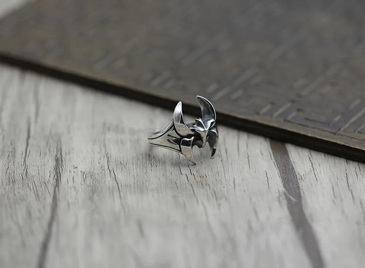 Кольцо мужское из сплошного серебра 925 пробы в готическом стиле | Украшения и