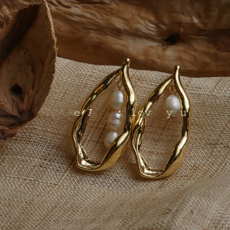

Korea New Fashion Retro Irregular Gold Color Metal Natural Freshwater Pearl Dangle Earrings For Women Wedding Aesthetic Jewelery