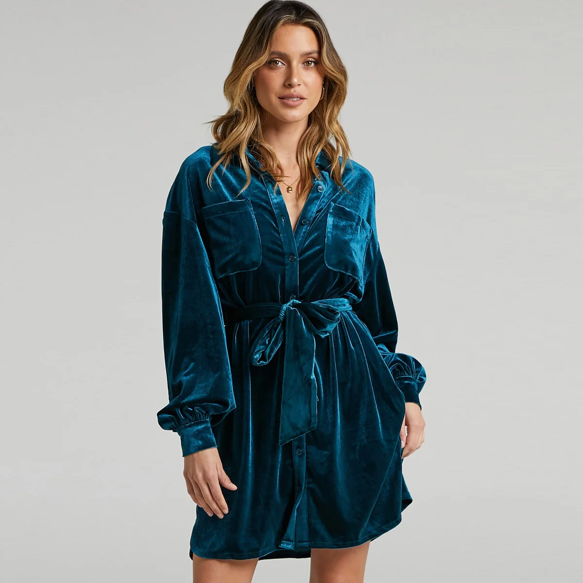 

2021 Autumn and Winter New Long Shirt Hot Sale Women's Gold Velvet Dress