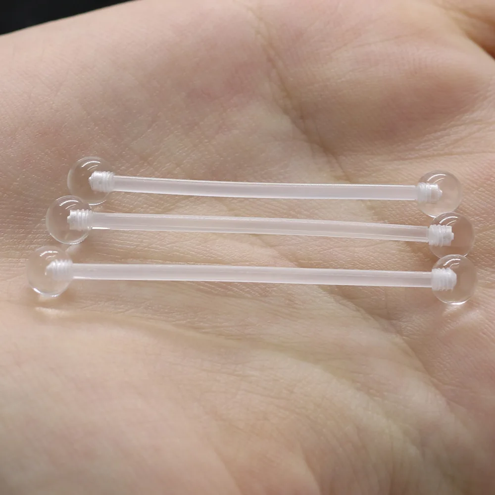 Серьги-гвоздики акриловые в стиле индастриал бижутерия для пирсинга на белом и