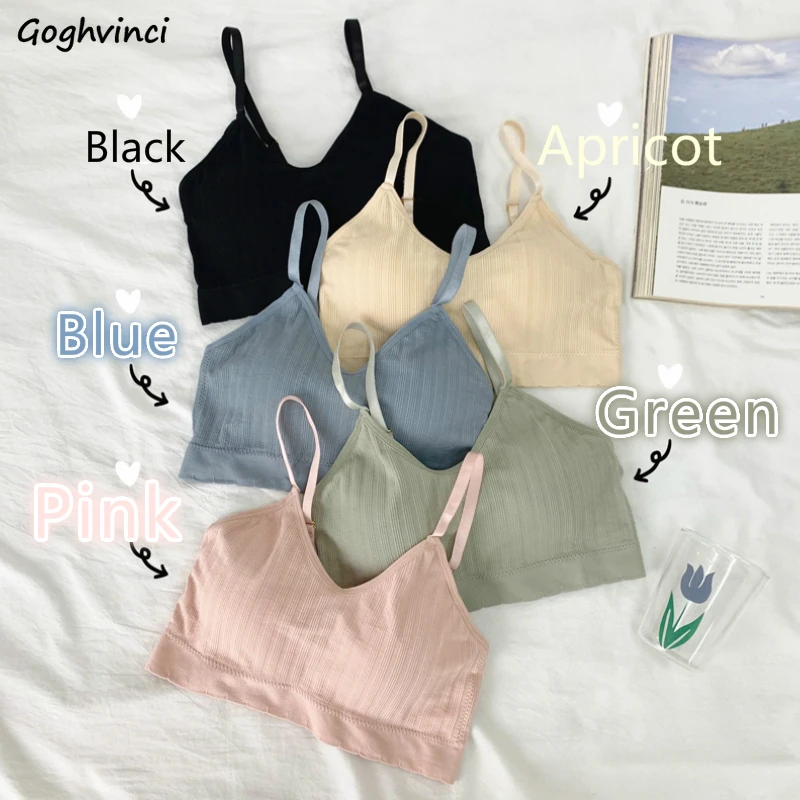 

Кроп-Топ женский ребристый с низким вырезом на груди и открытой спиной