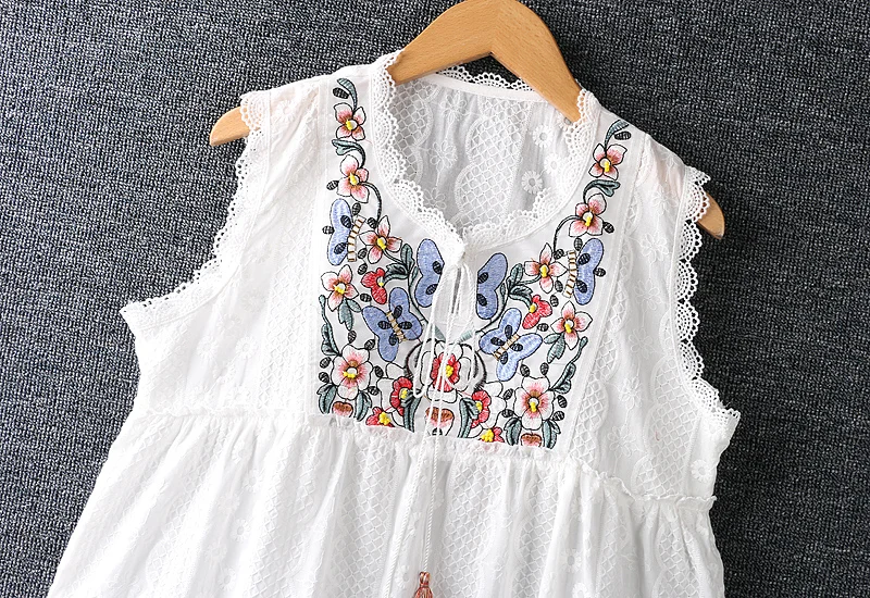 

2020 New Summer Women Blouse folk-custom Style Embroidery V-Neck Sleeveless Cotton linen Loose Tops Women