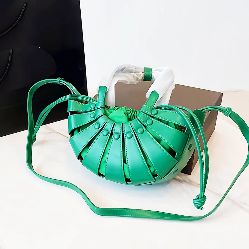 

2021 New Hollow Vegetable Basket Shoulder Messenger Portable Tote Bag Stitching Rivet Drawstring Shopping Bags Women Handbags