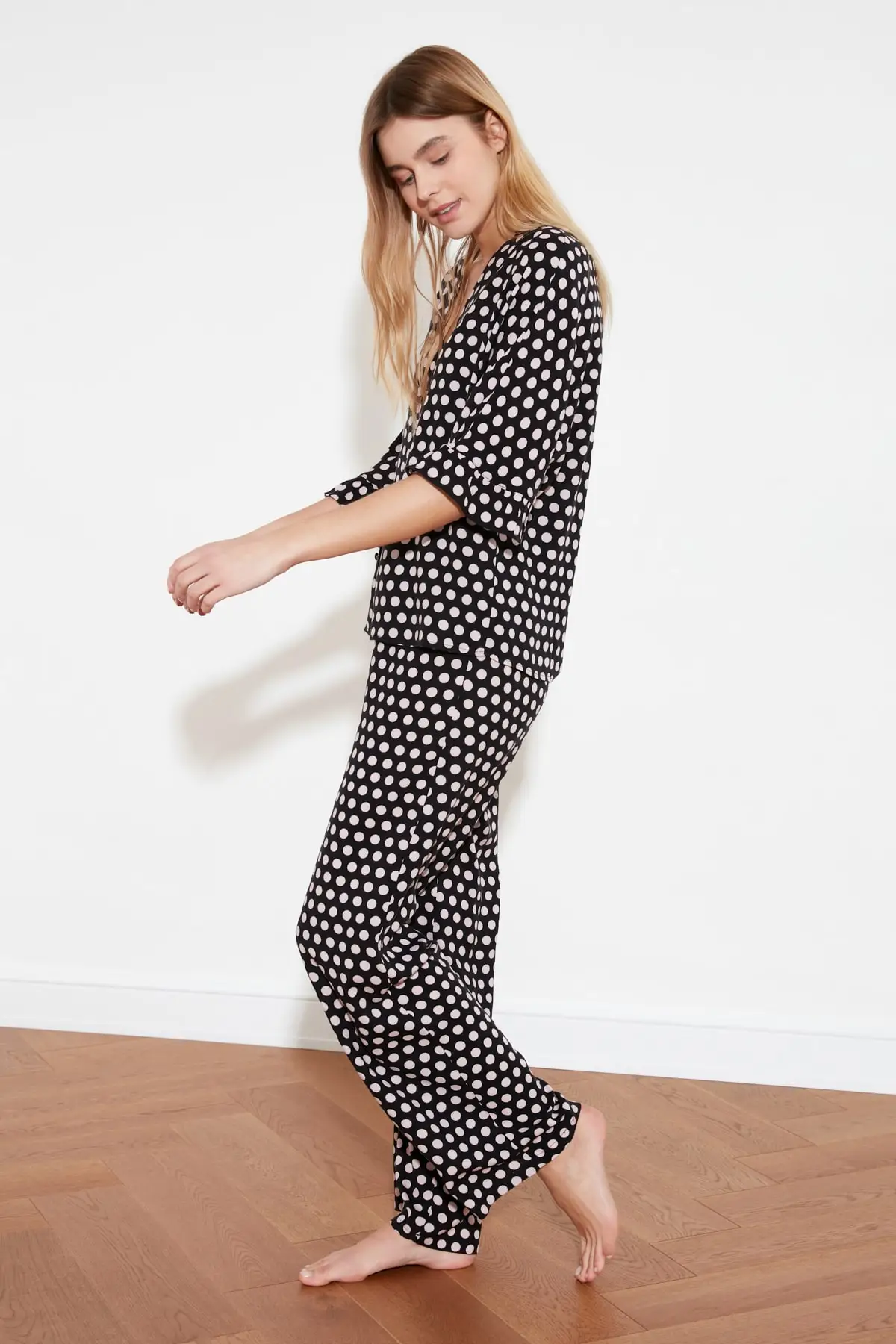

Trendyol Frilly Woven Pajamas set THMSS21PT0127