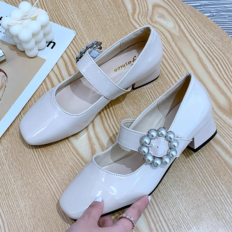 Zapatos de tacón cuadrado para mujer, calzado elegante con hebilla de perlas, punta cuadrada, cuero, moda Mary Jane, Primavera, nuevo estilo