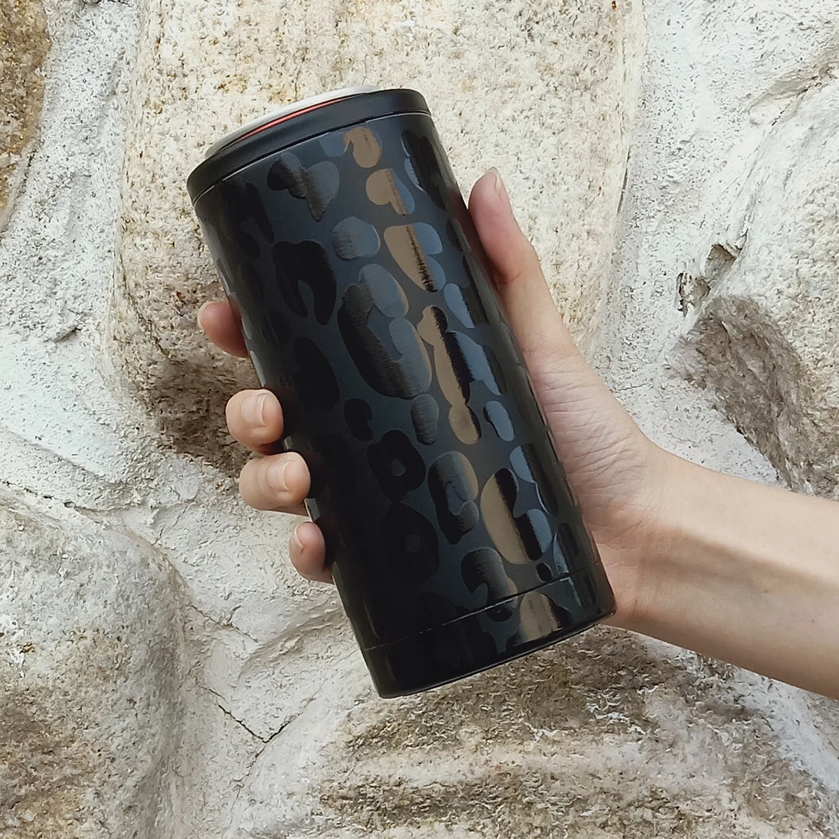 

DOMIL персонализированные 12 унций с двойными стенками Вакуумный Нержавеющая сталь черный леопард Стройный может охладитель DOM112-1175