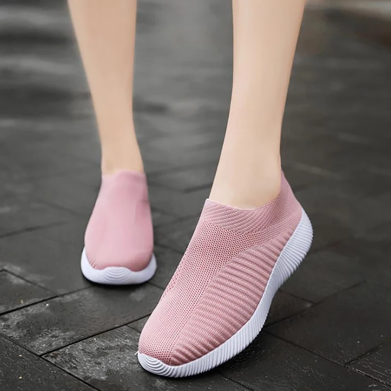 

New high quality wholesale moms shoes flying socks womens shoes cross border leisure soled sports shoes elderly shoes 06