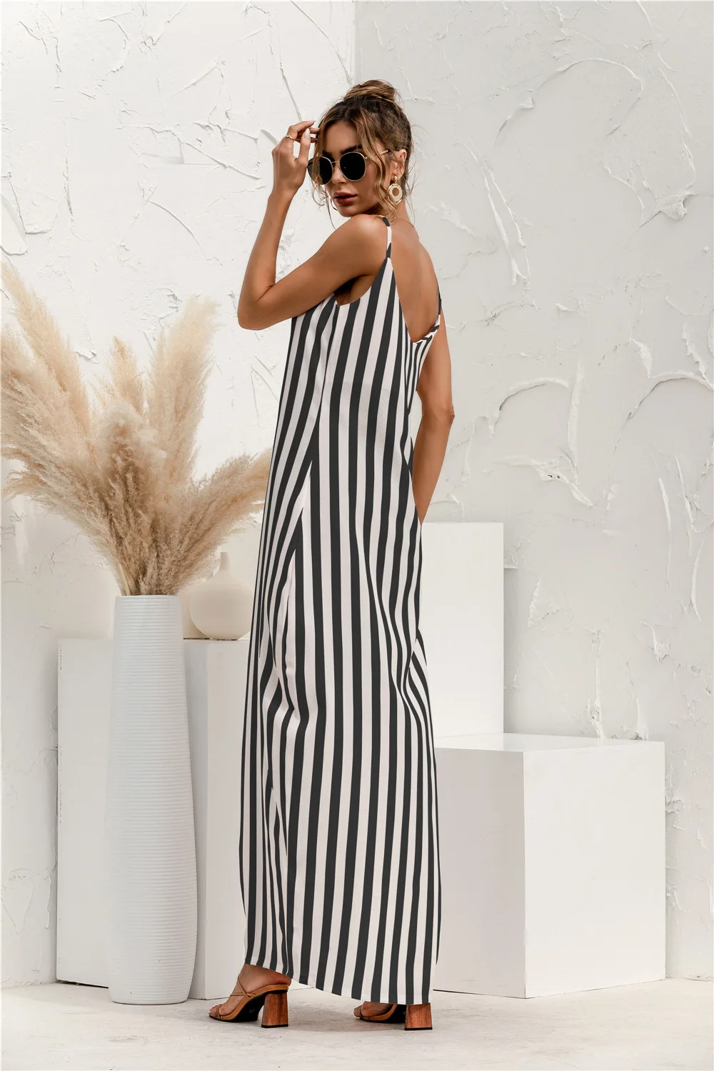 

Womens Dresses Suspenders Striped Backless Loose Big Swing Beach Dress Summer Fashion Off Shoulder Sleeveless Long Dress Vestido
