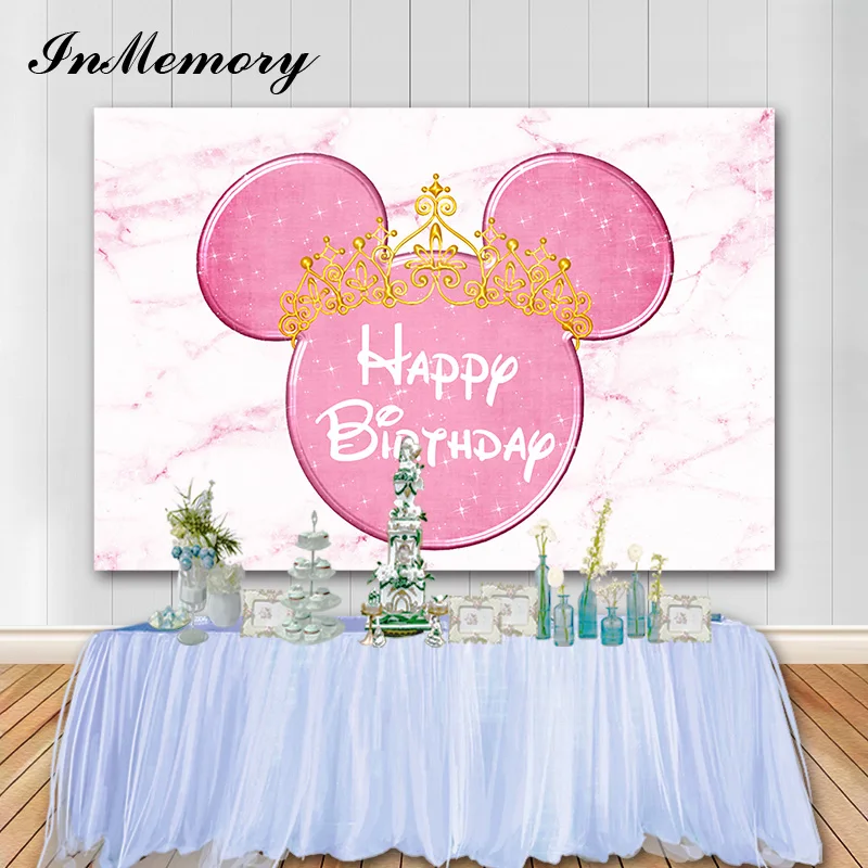 В памяти девушка Мышь фон для дня рождения розового цвета в виде мультяшного