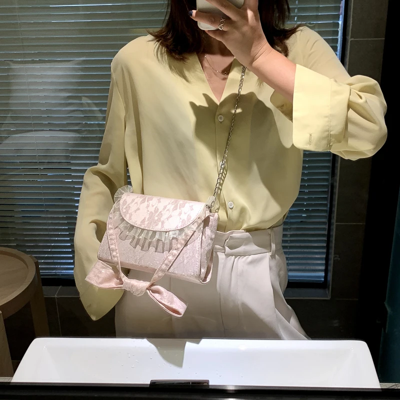 

Women Female Handbag Charm Bow Chain Lace Gauze Pearl Crossbody Square Bags Wholesale Shoulder Bag 2021 Fashion Retro lady Bags