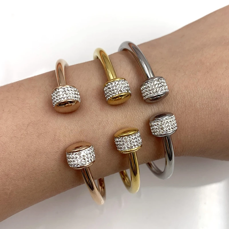 Mavis Hare трехслойный браслет из нержавеющей стали с хрустальными шариками