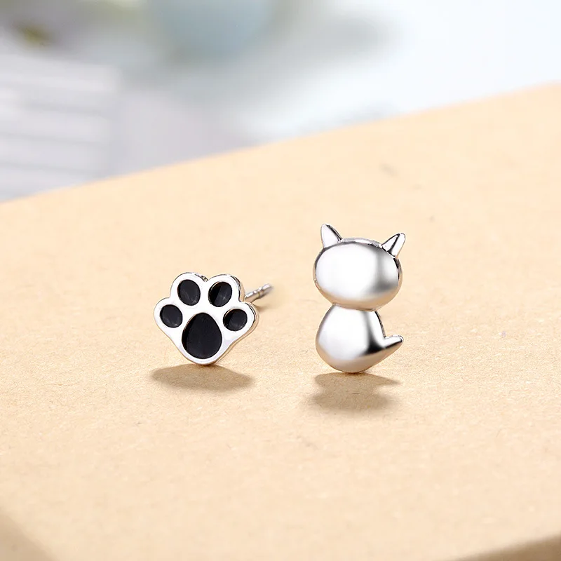 

Cat Asymmetry Earrings Stud Funny Claw Cute Anime Jewelry 2021 New Birthday Gifts Small Cartoon Animal Accessories Wholesale