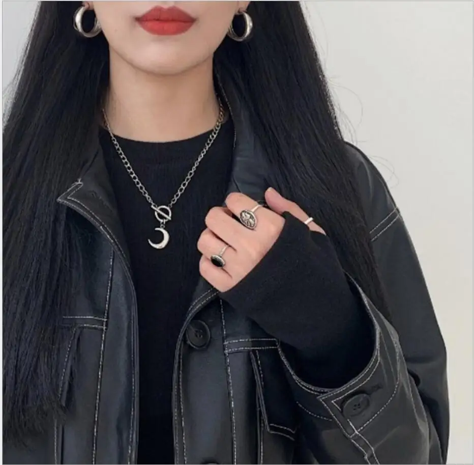 

arajuku Goth Punk Stainless Steel Moon Pendant Necklace Hip Hop Retro Thick Chain For Women Girl Aesthetic Accessory S2136