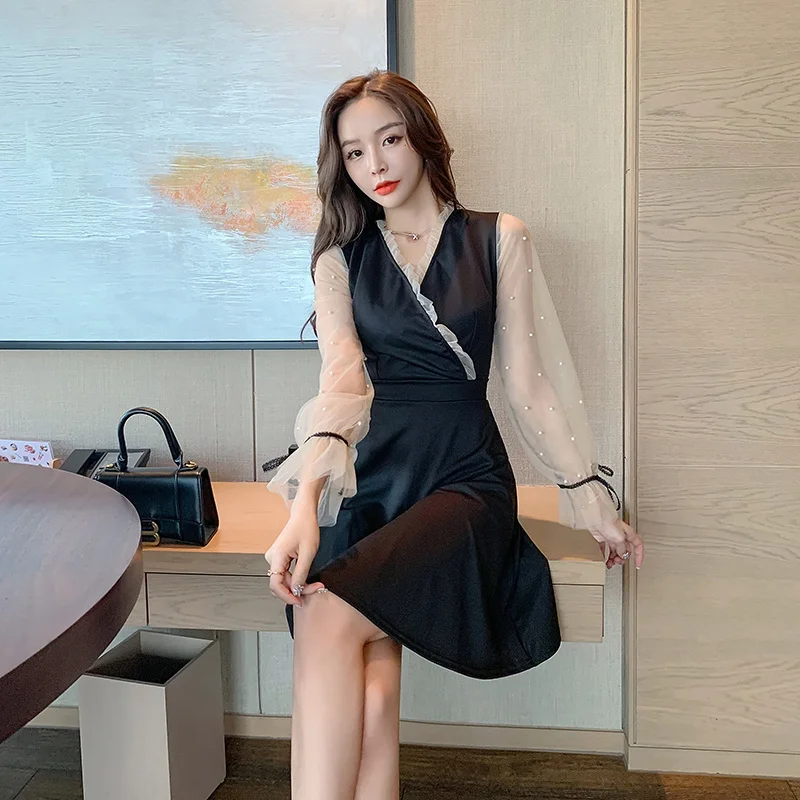 

Women's 2021 Autumn New French Style Retro V-neck Stitching Mesh Beads Long Sleeve Slim Fit Hepburn Style Dress