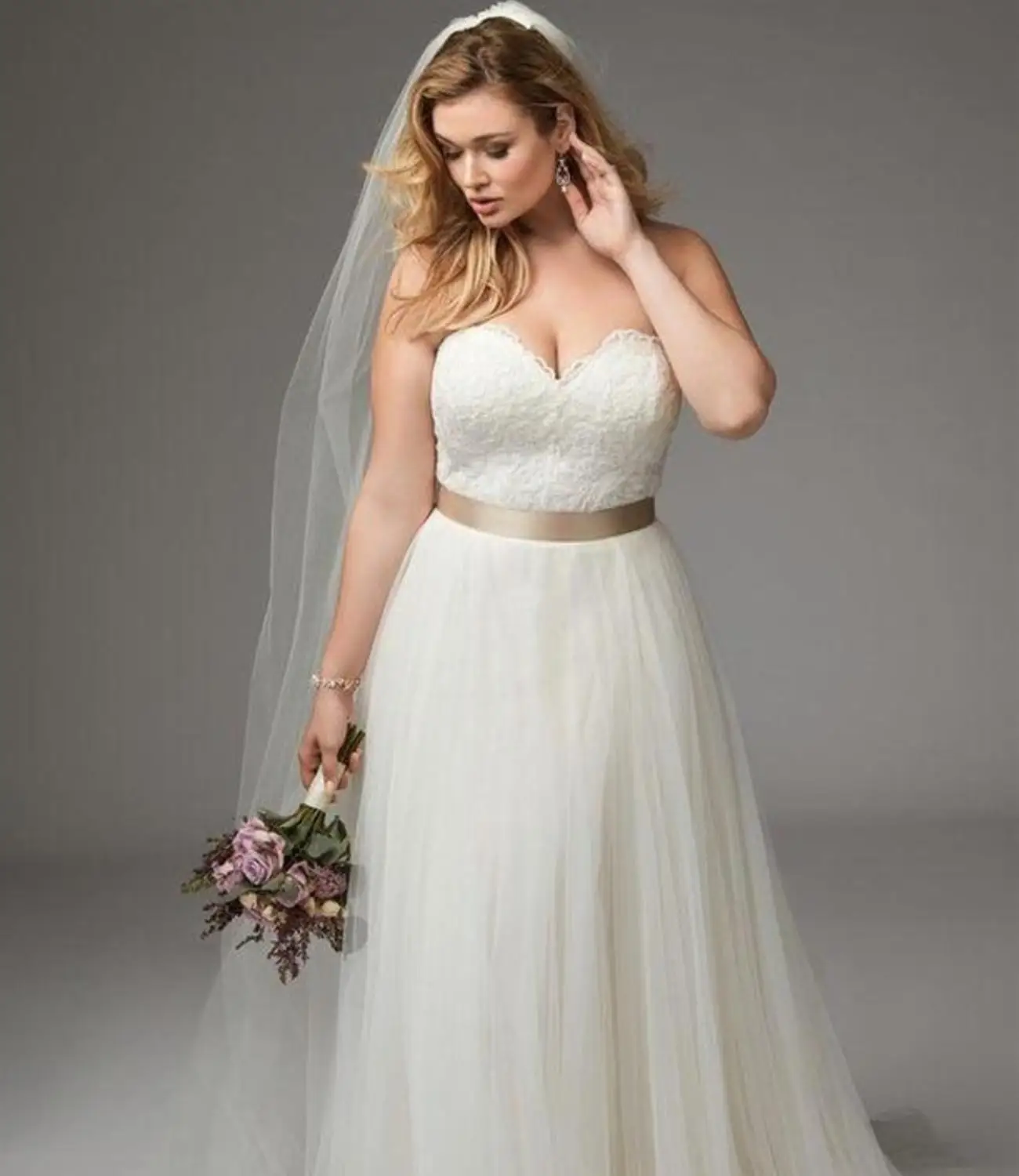 2020 размера плюс милое длиной до пола с кружевной аппликацией простые свадебные