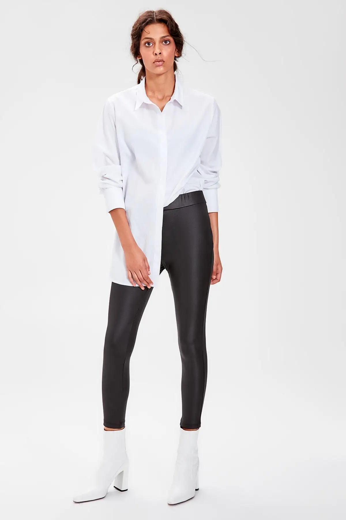 Trendyol черные кожаные трикотажные леггинсы TWOAW20TA0010