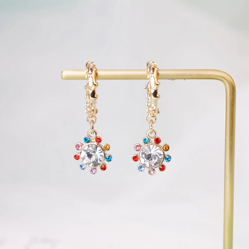 

Korea style Delicate Gem C Hoop Huggie Earrings Shiny Women Girls Rhinestone Sunflower Pendant Earrings Statement Stud Earrings