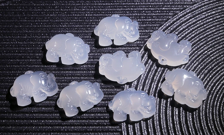 1 шт. естественного китайского агата белого желтого цвета слоника-подвески на ожерелье модного обаяния с ручной резьбой ювелирных изделий для мужчин и женщин оберег