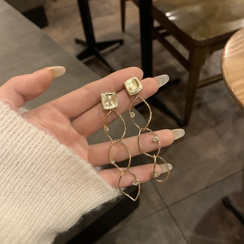 

Fashion Women's Earrings Vintage Pearl Earrings Light And Luxurious For Women 2021 Boho Geometric Round Earrings Punk Jewelry