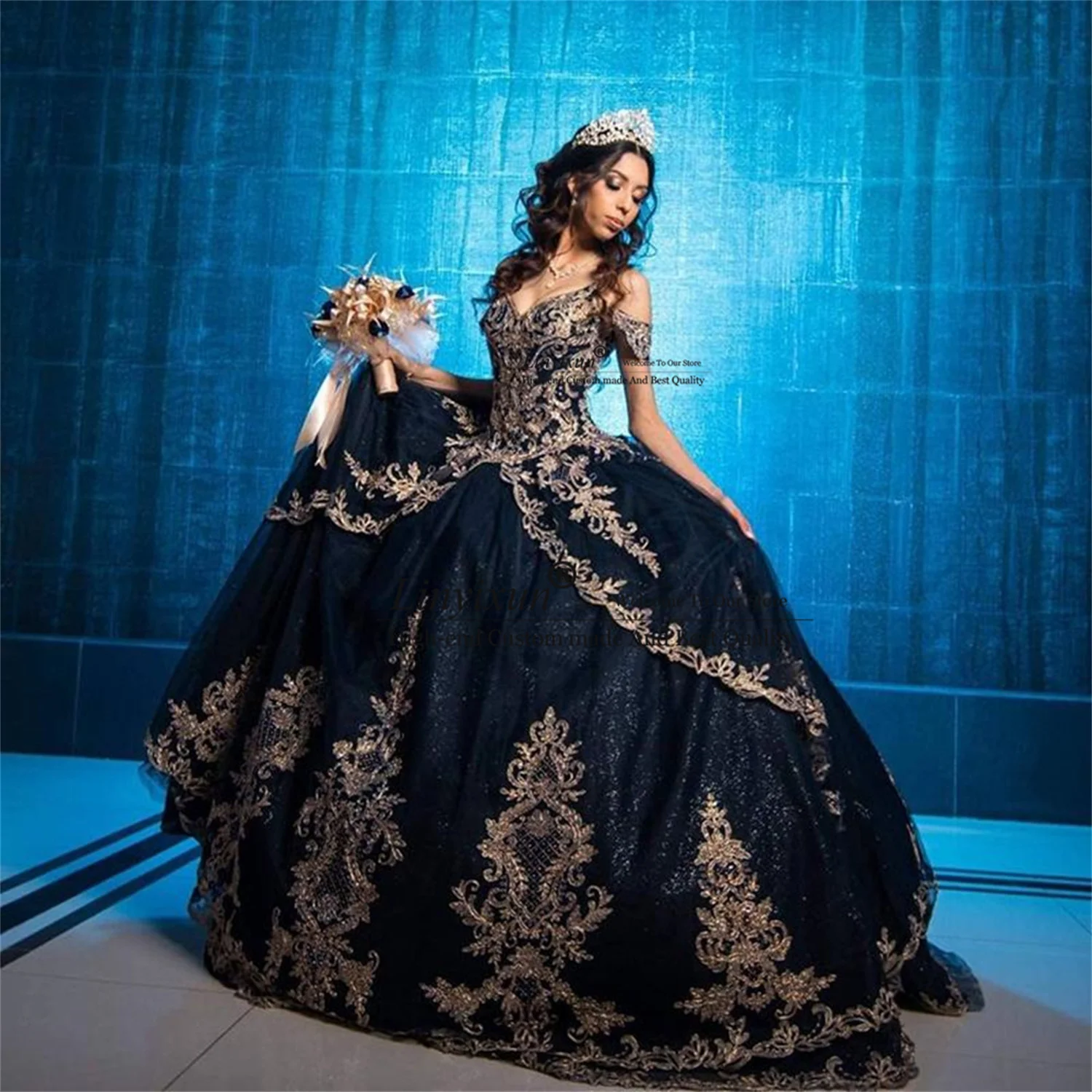 Женское платье принцессы темно-синее бальное с аппликацией и кружевом милое 16