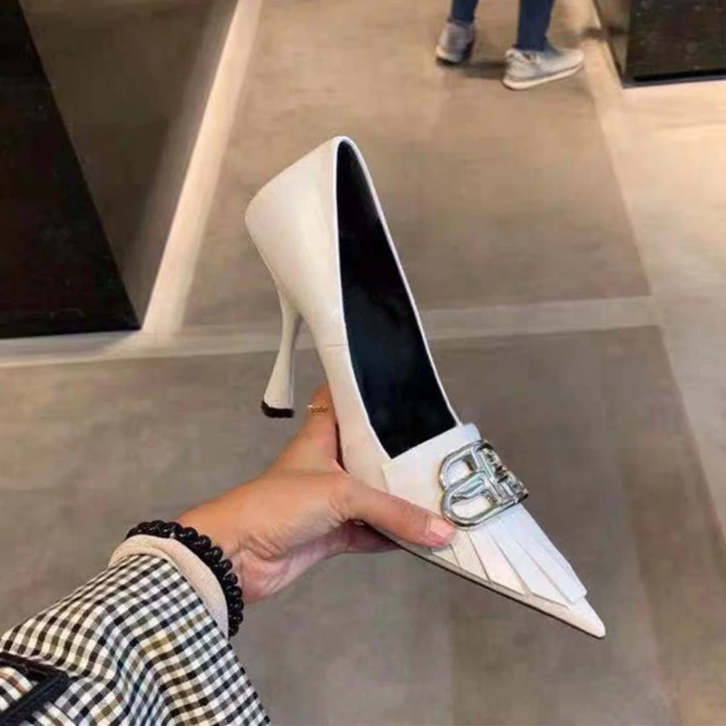 Туфли женские классические с металлической пряжкой Нескользящие заостренный