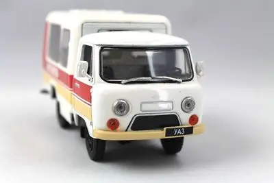 1/24 UAZ T12 Русская модель автомобиля Uzi литой под давлением сплав ретро классический автомобиль семья декоративные украшения игрушки коллекция