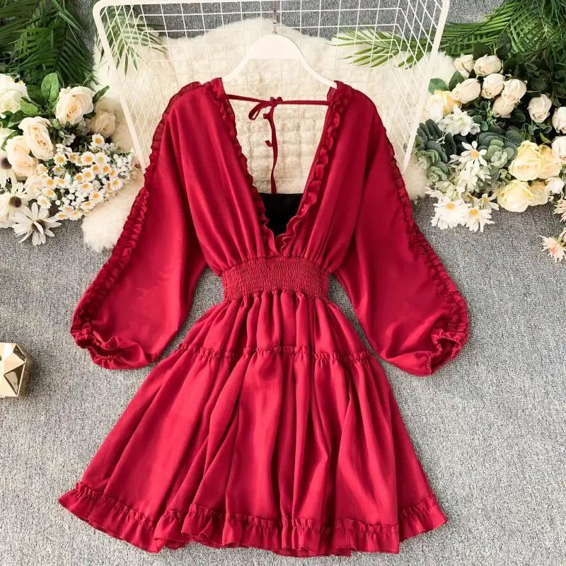 Женское пляжное платье в стиле ретро с глубоким v-образным вырезом