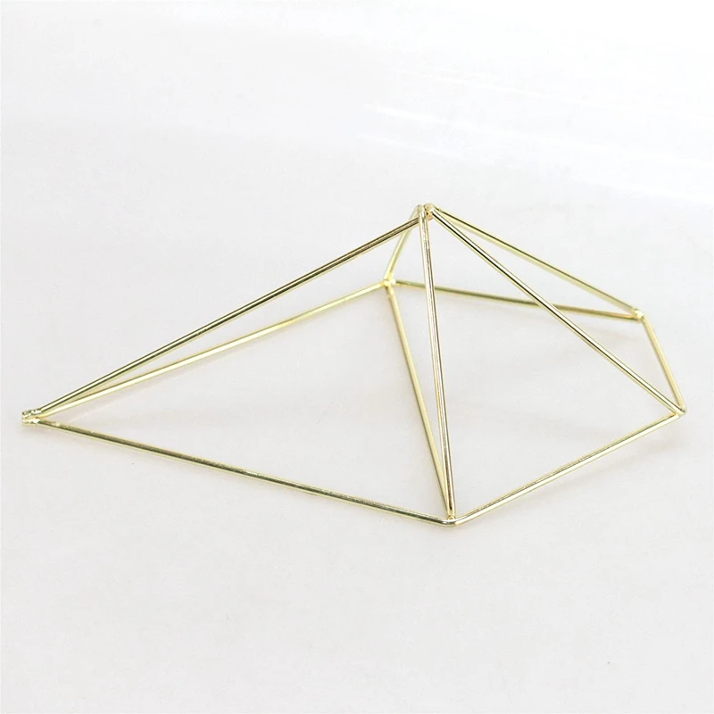 

Wall Mount Hanging Irregular Pentagon Geometric Metal Tillandsia Air Plants Holder Rack Wall Accent Decor for Himmeli