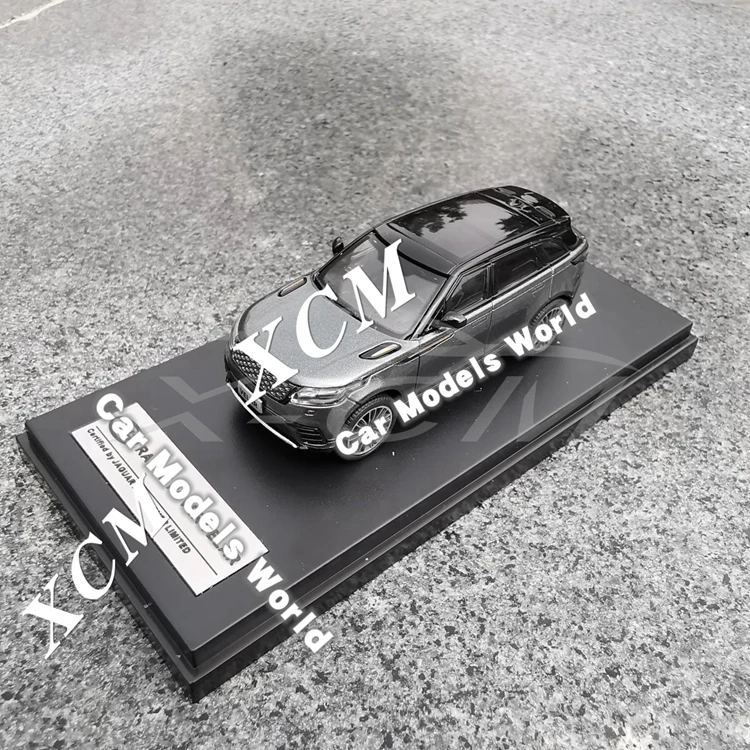 Литая под давлением модель автомобиля для ЖК-моделей Velar 1: 64(серый)+ маленький подарок
