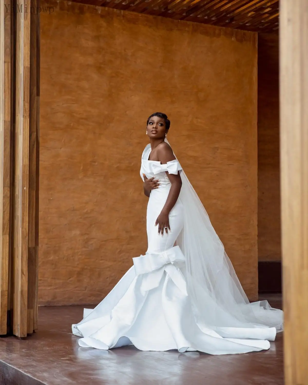 Пляжные свадебные платья русалки 2020 Bateau с открытой спиной Иллюзия лиф аппликации