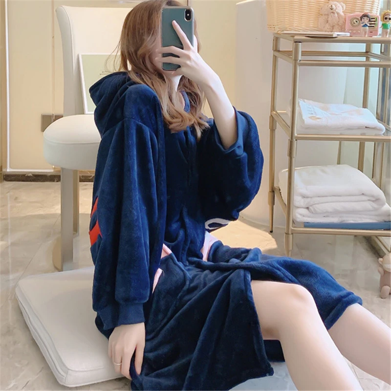 Ночная рубашка женская зимняя Коралловая флисовая Корейская ночная банный халат