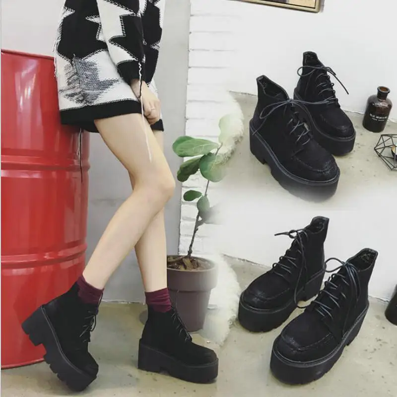 Модные черные ботинки новые женские осенние прогулочные на толстой платформе со