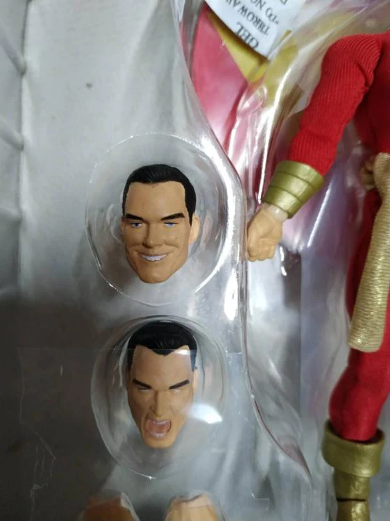 В коробке нового стиля 6 дюймов Mezco простолюдин капитан Shazam Марвел Супермена ПВХ