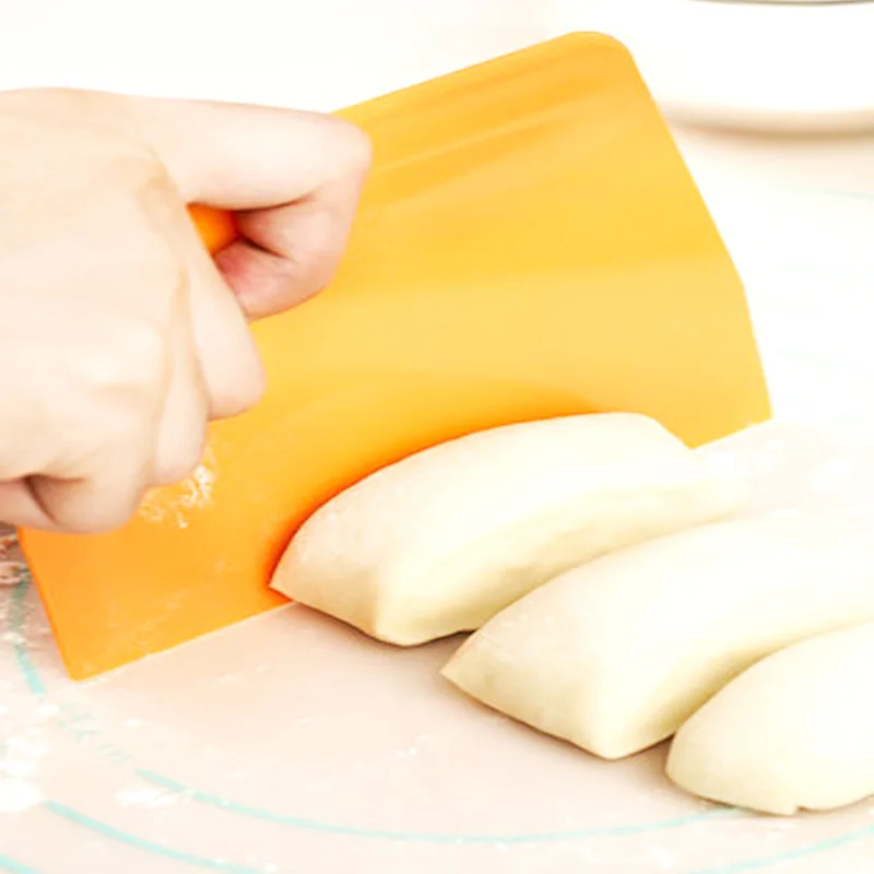 1Pcs Slicer Spatula For Cake Cream Multi Purpose DIY Handmade Kitchen Supplies Plastic Dough Cutter