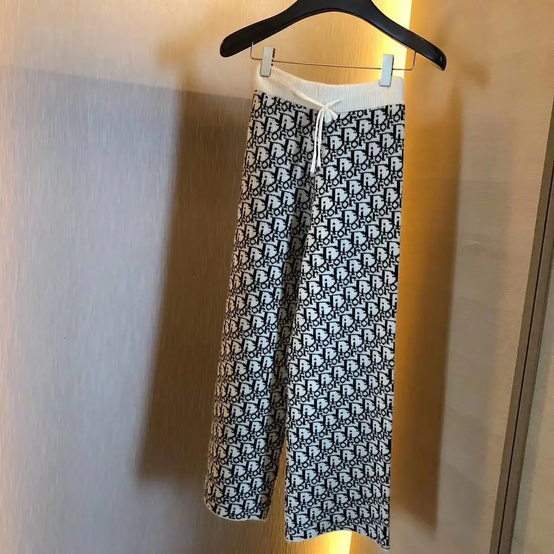 

Suit winter women's new two piece set letter V-neck printing knitting suit fashion versatile trend wide leg pants