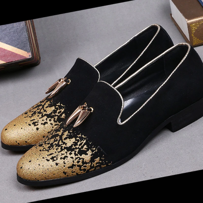 

Christia Bella Men Golden Pattern Flats Leather Shoes Men Business Party Dress Leather Shoes Big Size Designer New Men Loafers