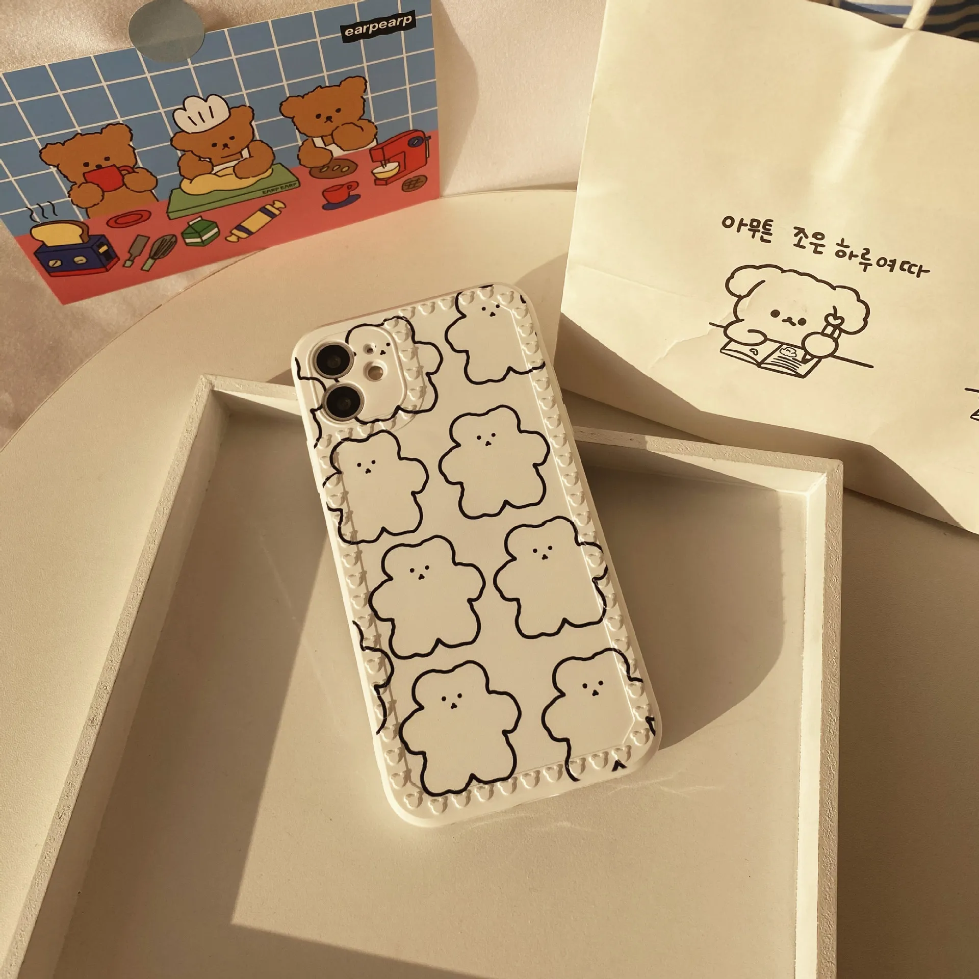 

The cartoon bear-headed Apple phone case is available for iPhone 11 12 XS MAX 7 XR 11 Pro SE20 X 8Plus All-Inclusive Xsmax Soft