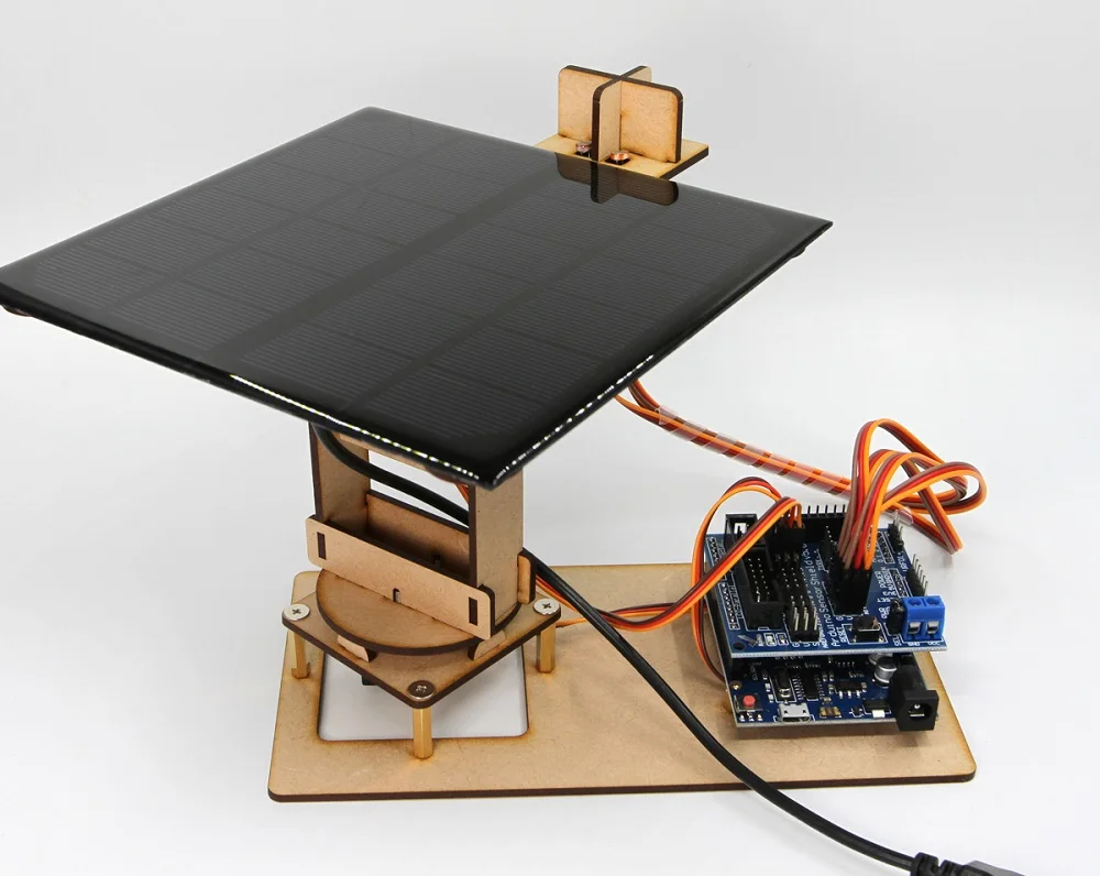 Для Arduino программа Smart Solar Tracker используется для устройство зарядки проект