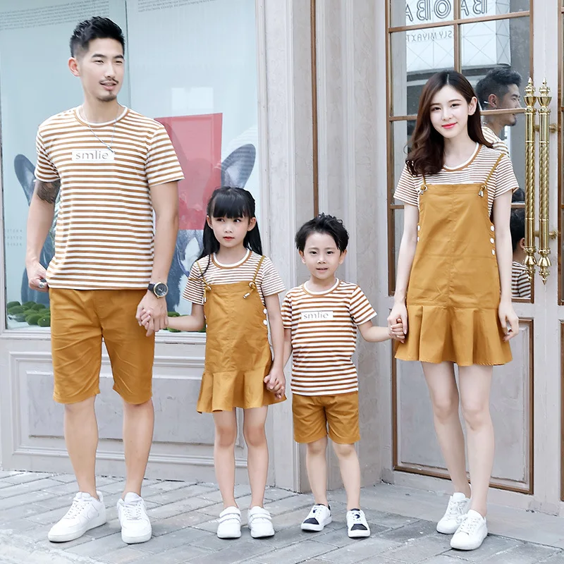 

2021 Mommy and Daughter Matching Clothes Fashion Summer Family Outfit Matching Stripe T-shirts and Brown Suspenders Sport Set
