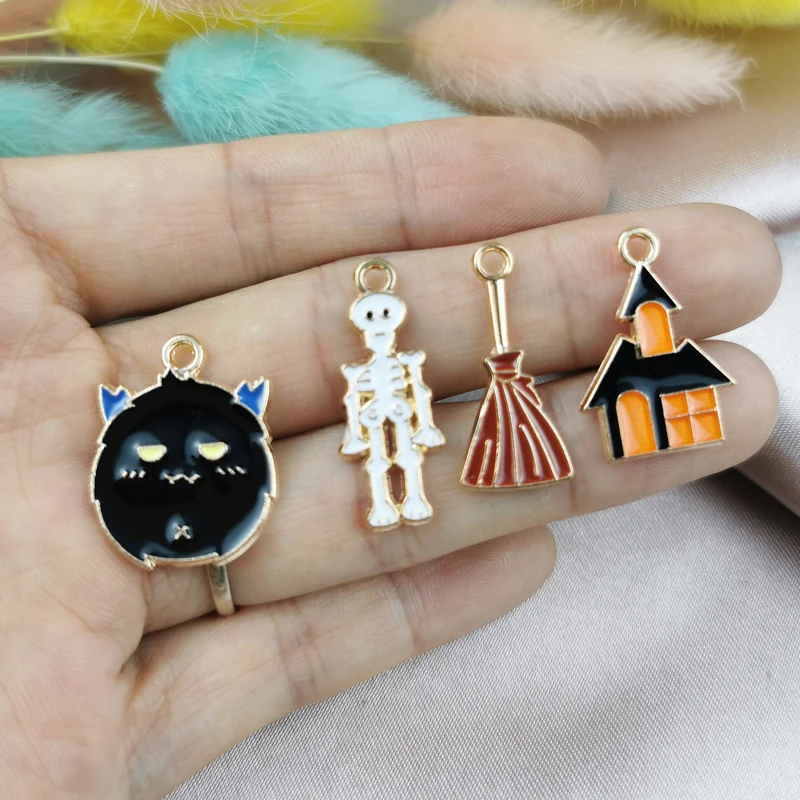 

ApeUr 10PCS/Pack Enamel Halloween Charms Ghost Pumpkin Oniya Kinoi Skeleton Alloy Enamel Pendant Jewelry Making Accessory