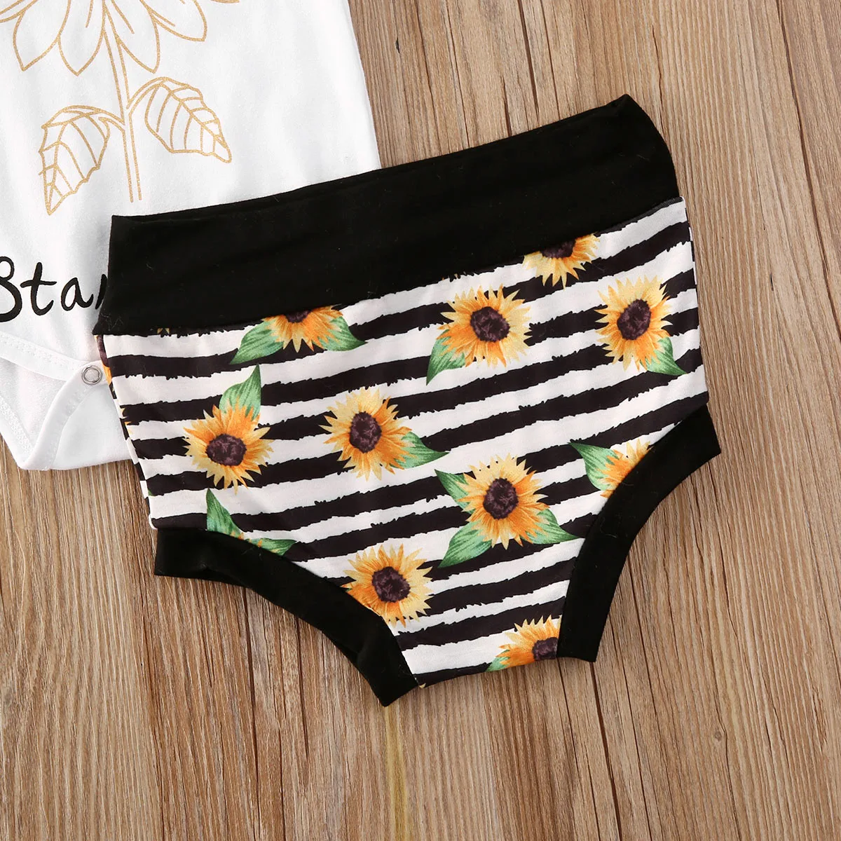 

2020 Summer Newborn Baby Girls Clothing Set Toddler Short Sleeve Round Collar T-shirt + Sunflower Print Shorts + Headband 0-18M