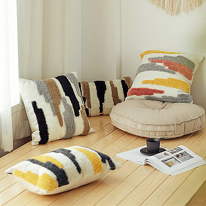 Желто серая наволочка с геометрической вышивкой домашний декор ручная работа