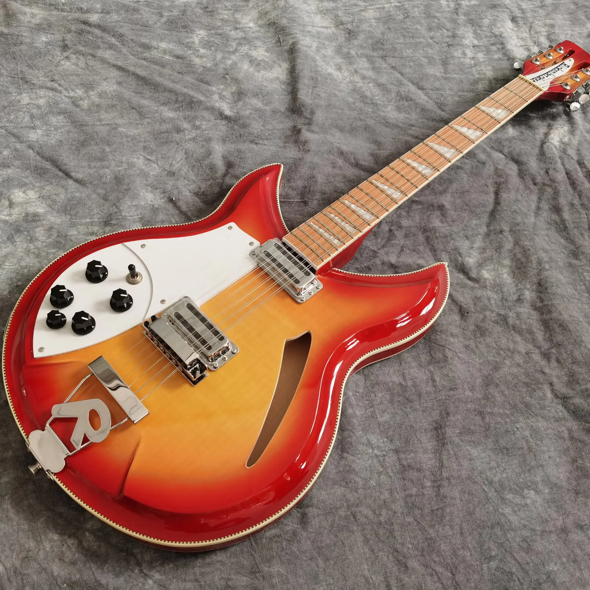 

Left-hand electric guitar.Richenbacker honey burst jazz gitaar.handmade 6 stings jazz guitarra.real photos