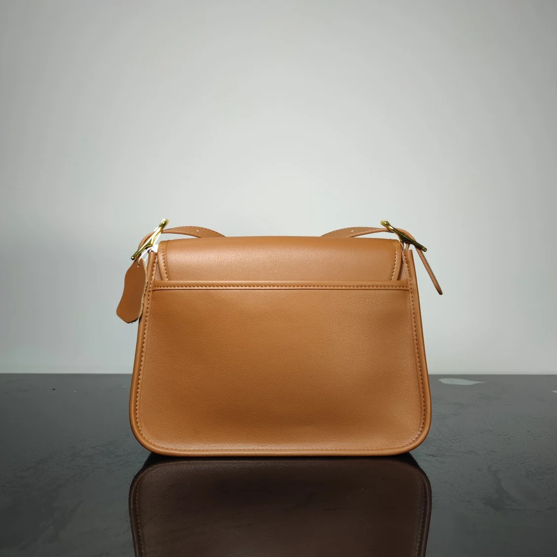 

Однотонная дизайнерская многофункциональная блестящая кожаная сумка-раскладушка в стиле ретро, женская новая модная универсальная сумка-...