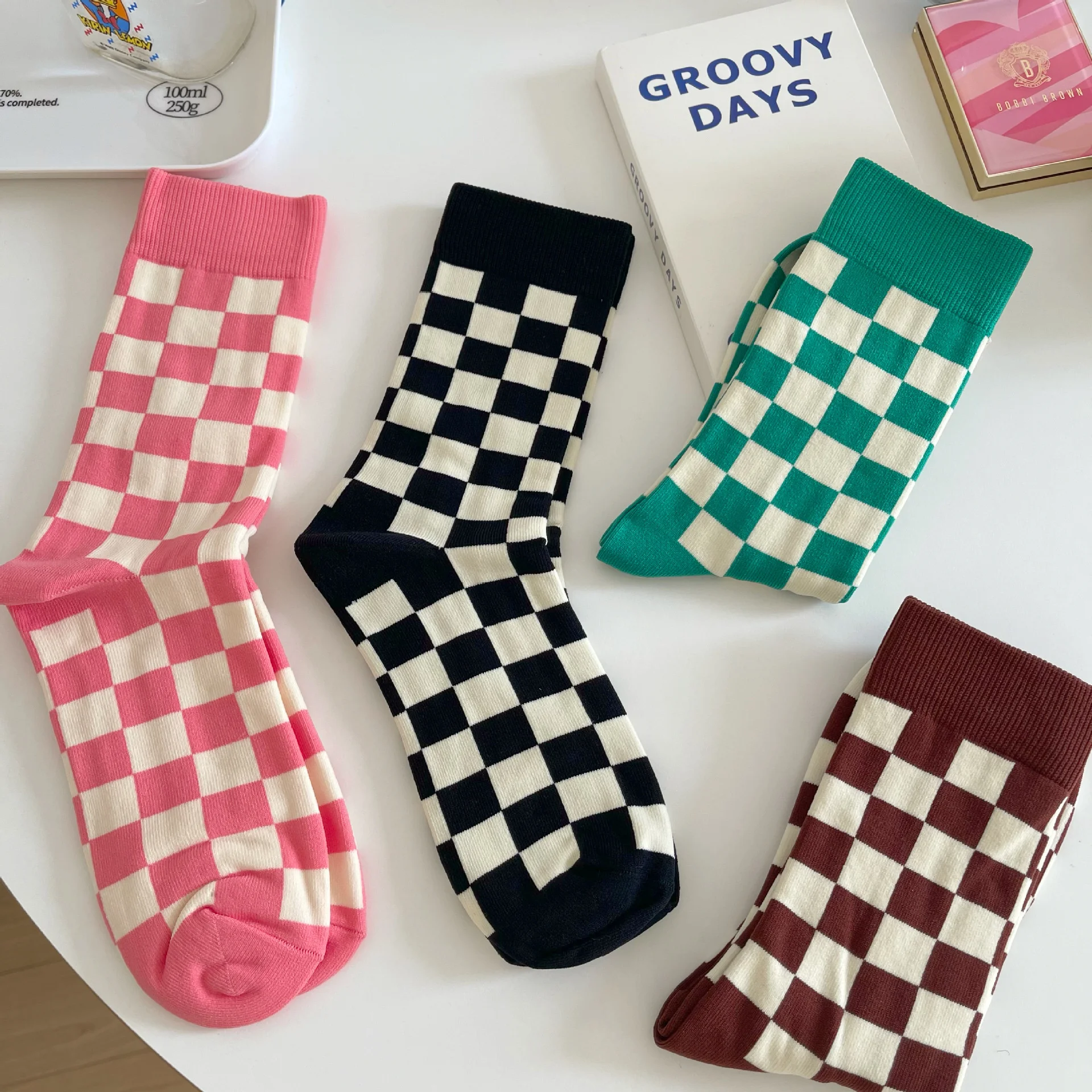 

SP&CITY Korean Colorful Checkerboard Middle Tube Socks Sports Women Cotton Harajuku Socks Vintage Breathable Hipster Sock Art