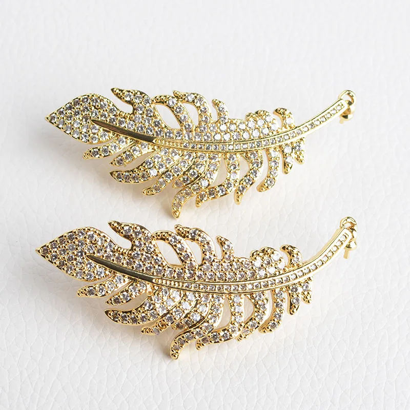 30x56 мм позолоченный кубический цирконий с микрозакрепкой жемчужный кожаный