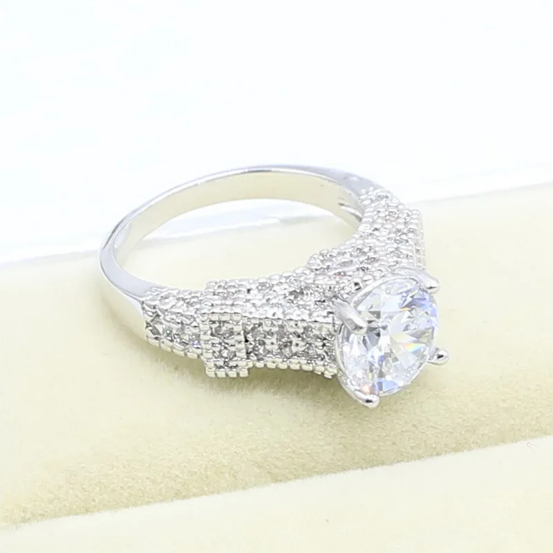 Женское классическое кольцо из серебра 925 пробы с белым и черным Цирконом