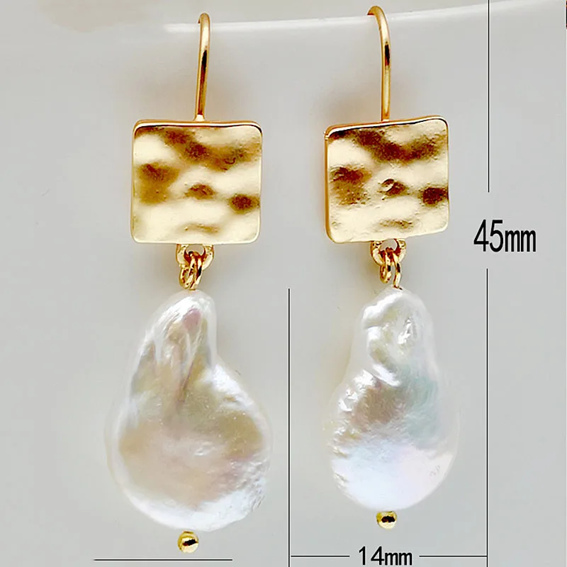 

Luxury Women Natural Freshwater Pearl Earrings Handmade Metal Gold Color Creative Ear Jewelry Gift Hanging Earrings Z5D304